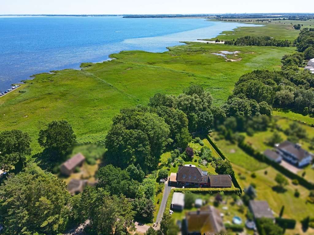 Immobilie in Klausdorf - Einfamilienhaus mit Wasserrandlage am Nationalpark mit Rügenblick - Bild 2