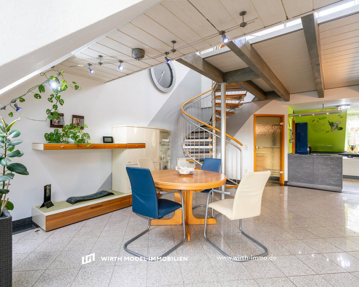 Immobilie in Schweinfurt - Großzügige Maisonette-WHG mit EBK, Balkon und TG-Stellplatz in zentraler ruhiger Lage |Erbbaurecht - Bild 0