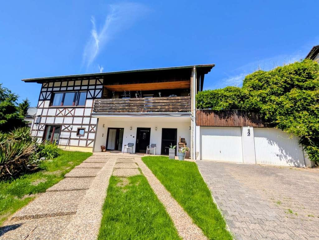 Immobilie in Brensbach - Landhaus-Charme: Galerie-Wohnung mit Atrium-Wohnzimmer, Wellnessbad & Außenbereichen! - Bild 0