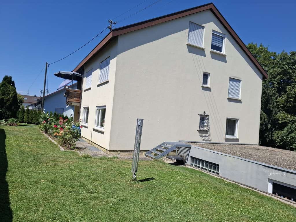 Immobilie in Erbach - Dreifamilienhaus mit freier Erdgeschosswohnung , großem Garten – und  zwei vermieteten Wohnungen - Bild 2