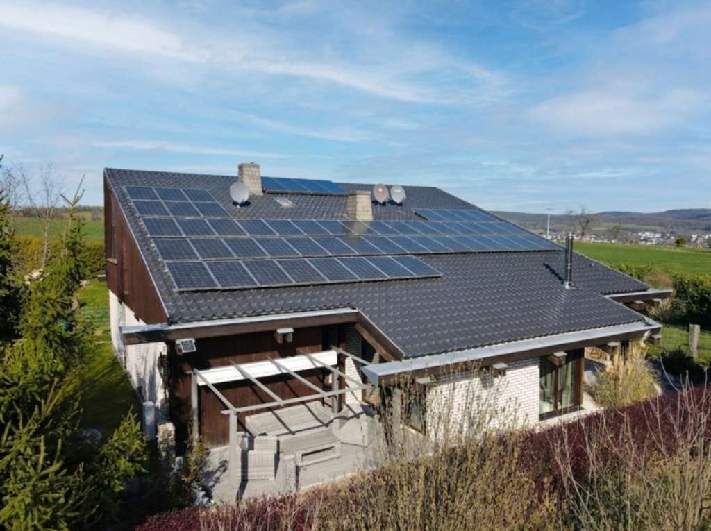 Immobilie in Melsungen - Beste Lage zwischen Stadt und Natur!
Exklusives Architektenhaus mit Solar- & PV-Anlage - Bild 0