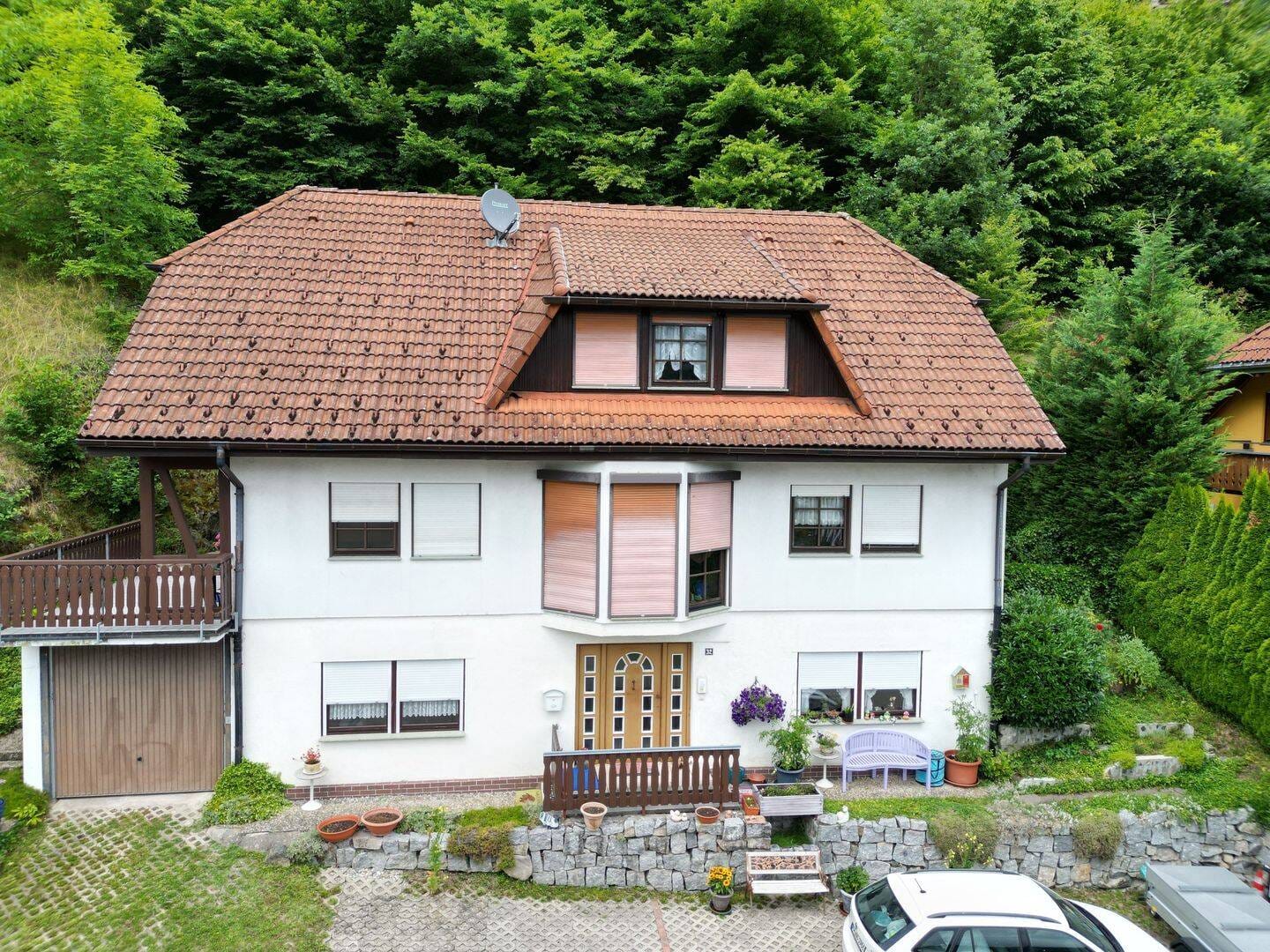 Immobilie in Aitern - Einfamilienhaus in bester Lage von Aitern - solide Kapitalanlage mit Entwicklungspotenzial - Bild 2