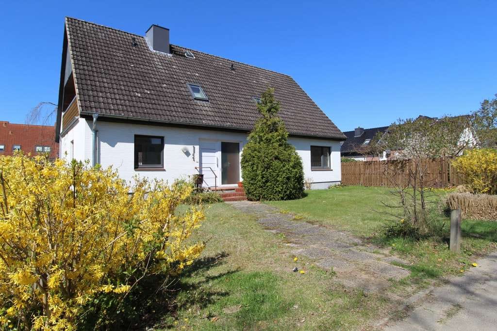 Immobilie in Malente - Freistehendes großes Einfamilienhaus in Malente - Bild 0