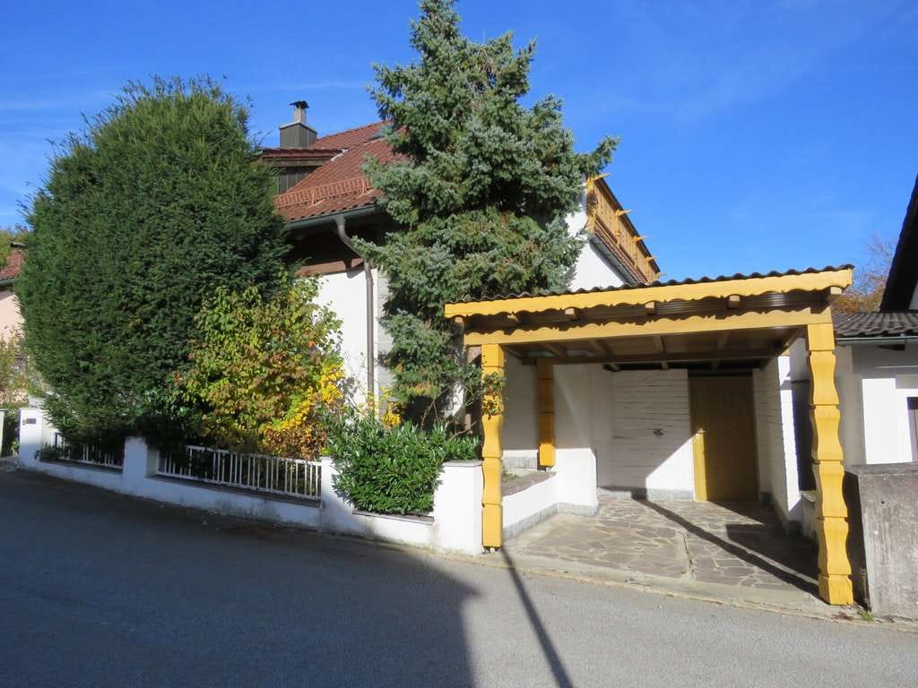 Immobilie in Deggendorf - Einfamilienhaus mit Einliegerwohnung in ruhiger Aussichtslage am Stadtrand von Deggendorf/Kohlberg - Bild 3