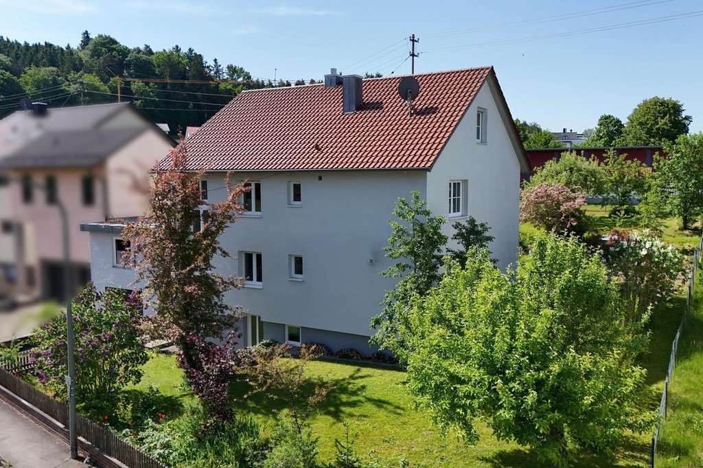 Immobilie in Langenneufnach - Ein Zuhause mit Zukunft - Großzügiges Familienanwesen mit traumhaftem Garten und vielen Nutzungsm� - Bild 2