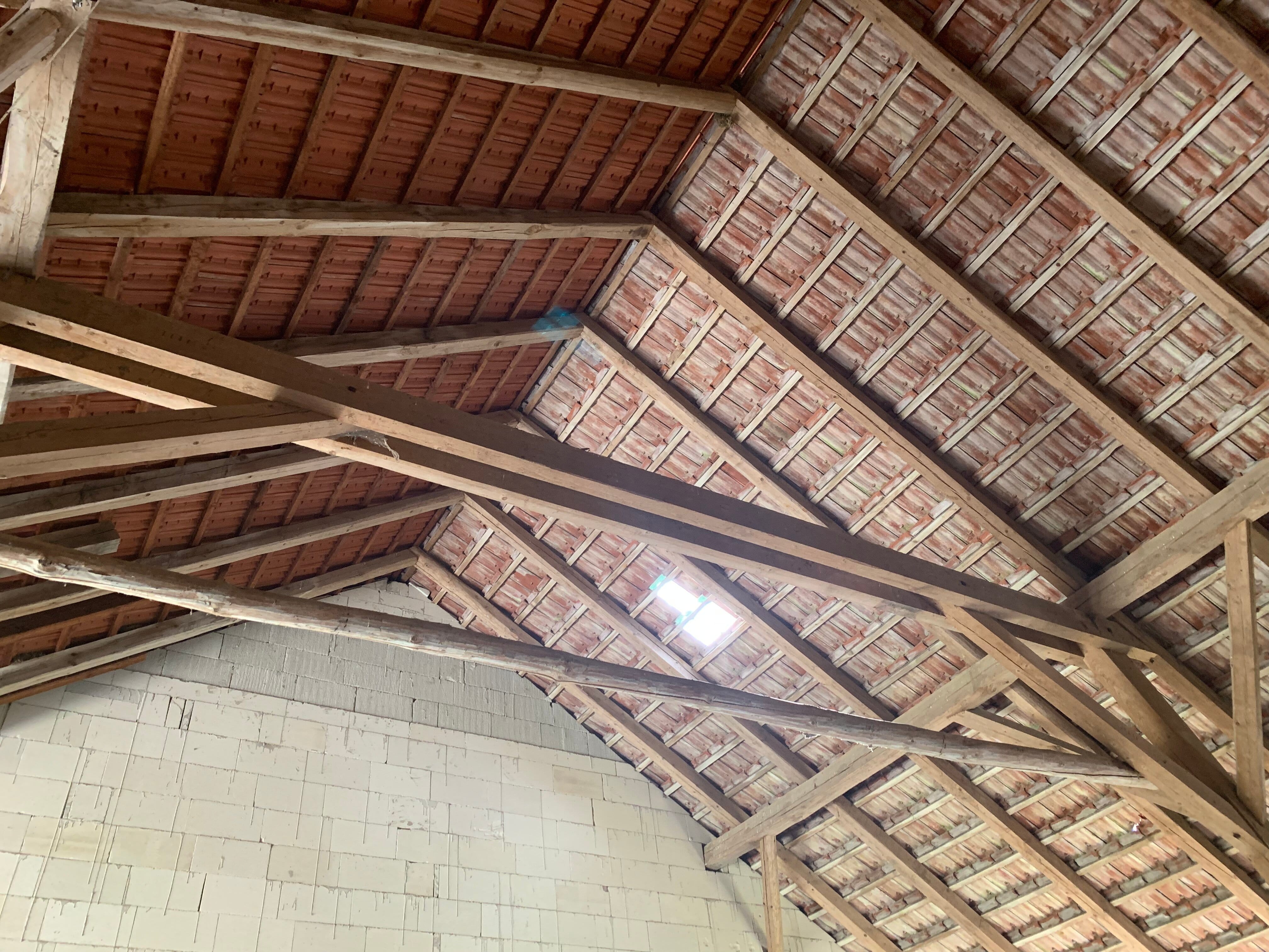 Immobilie in Mering - Ehemaliges Bauernhaus mit Scheune und großem Grundstück, renovierungsbedürftig - Bild 2