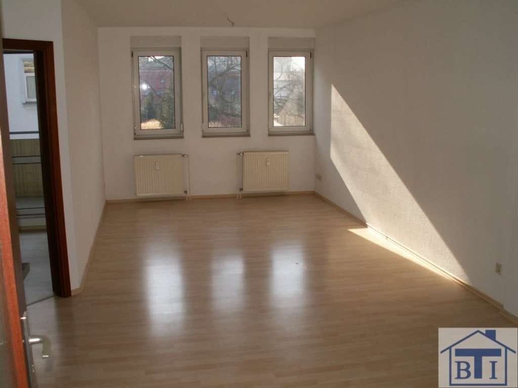 Immobilie in Bertsdorf-Hörnitz - Schöne 2-Raum-Wohnung mit Balkon, EBK und Aufzug
 - Bild 1