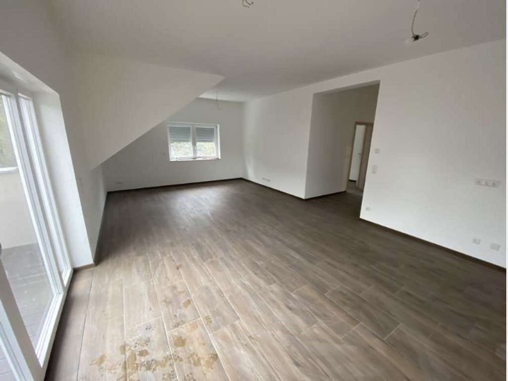 Immobilie in Ravenstein - 3 Zimmerwohnung DG mit Balkon und Garage - Bild 0
