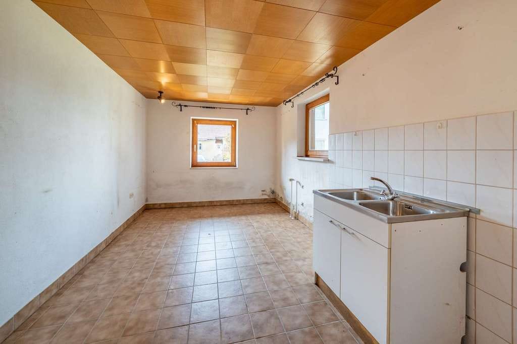Immobilie in Schwabsoien - Kleines Haus, großes Potenzial: Einfamilienhaus mit Gestaltungsmöglichkeiten - Bild 3
