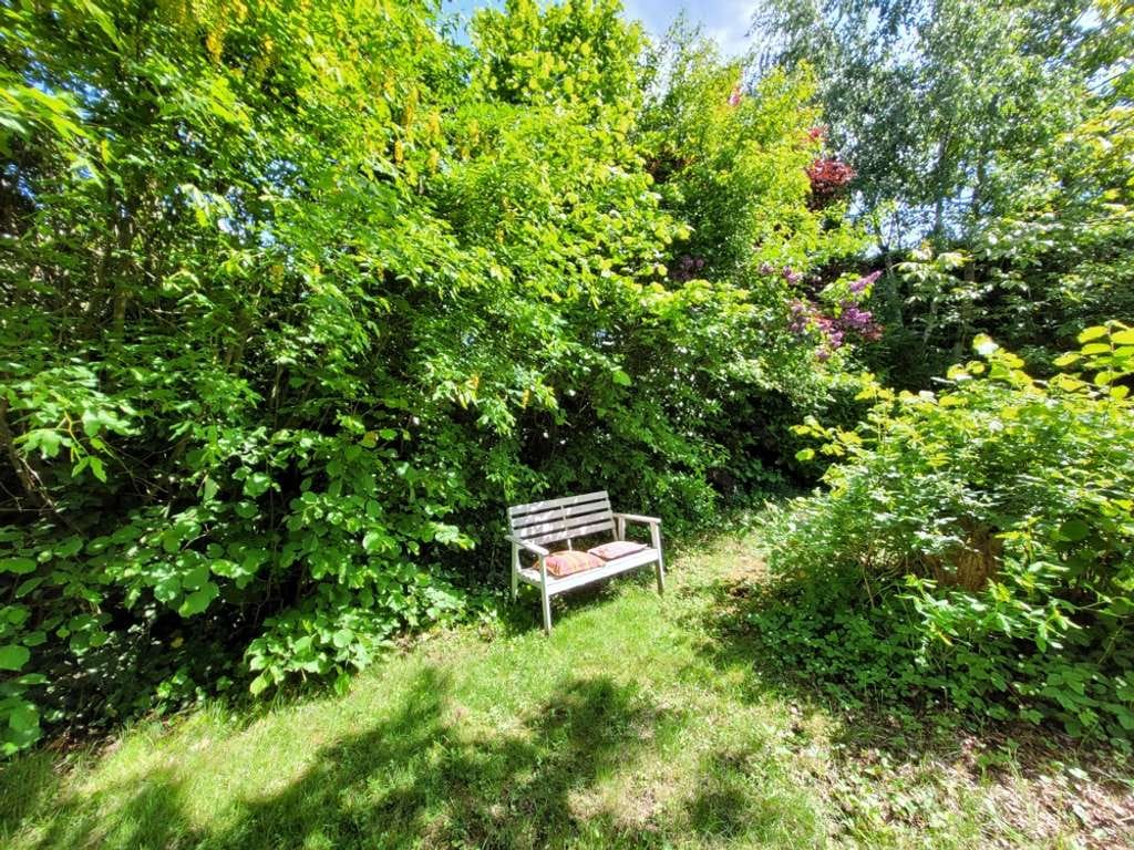 Immobilie in Enspel - Liebevoll gestaltetes Einfamilienhaus mit wunderschönem Garten in ruhiger Lage von Enspel - Bild 2
