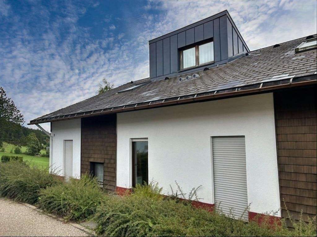 Immobilie in Schonach im Schwarzwald - 3 Zimmer-Galerie-Wohnung mit TG-Stellplatz
 - Bild 1