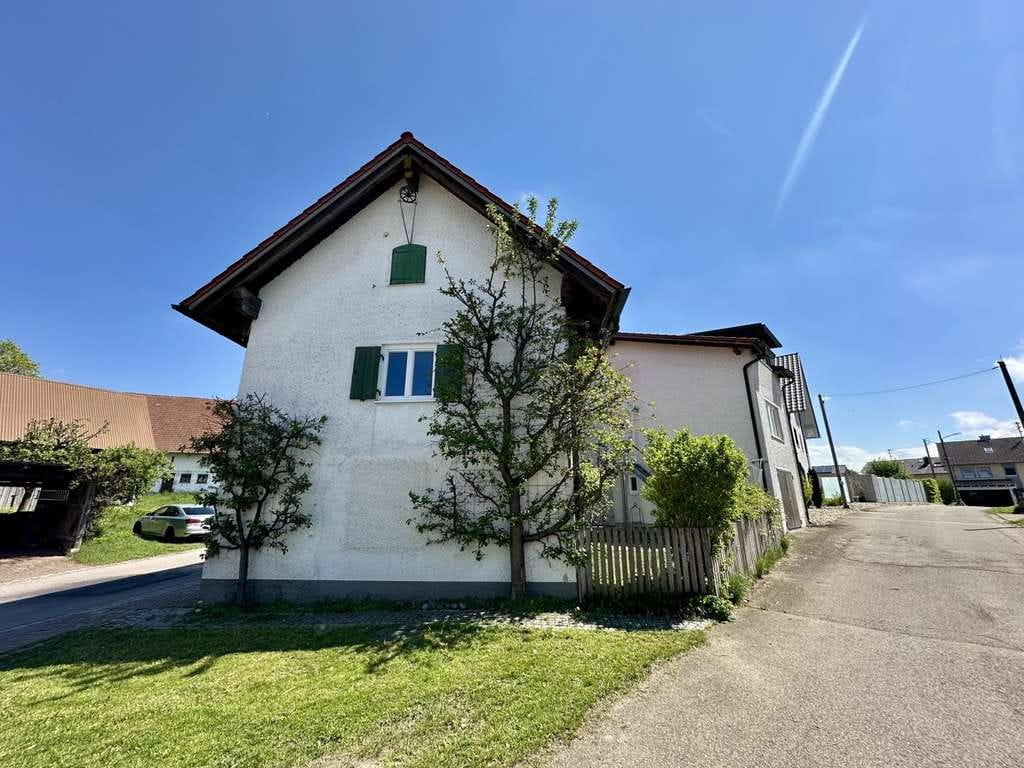 Immobilie in Hawangen - Gepflegtes Mehrfamilienhaus mit vielen Nutzungsmöglichkeiten - Bild 2