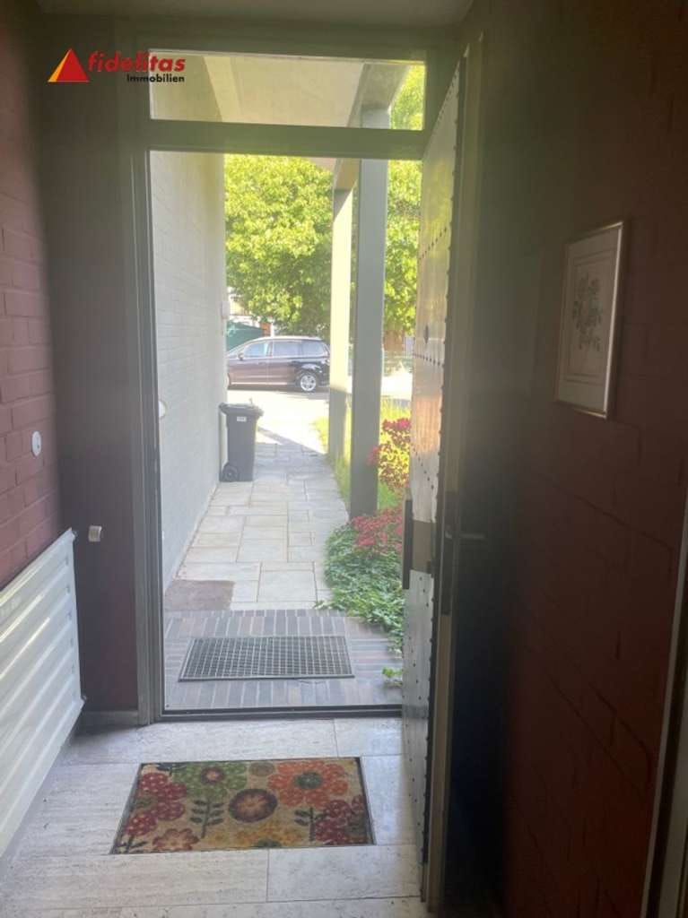 Immobilie in Linkenheim-Hochstetten - Großes vollunterkellertes Einfamilienhaus mit Einliegerwohnung und großem Grundstück - Bild 4