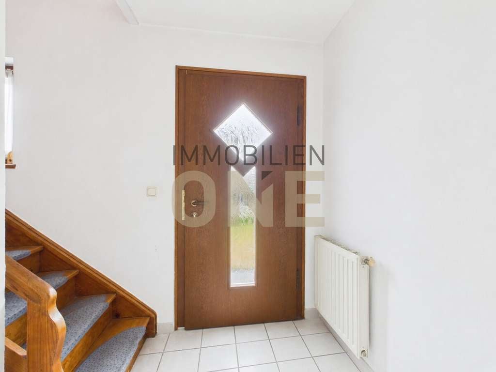 Immobilie in Abensberg - Charmantes Einfamilienhaus mit Garten, Garage und Carport - Bild 1