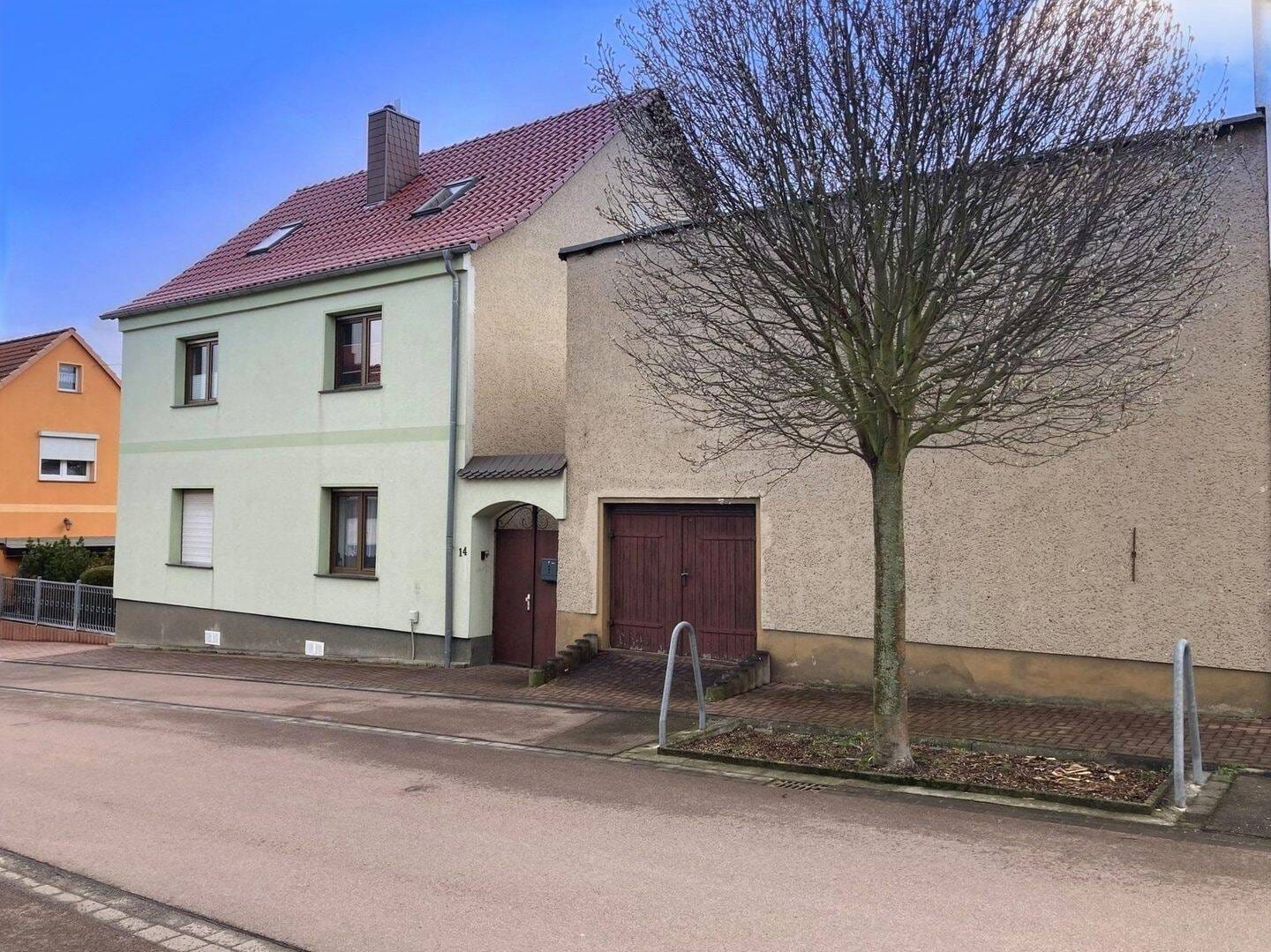 Immobilie in Helbra - Solides Wohnhaus mit großzügiger Wohnfläche und Garten ! - Bild 0