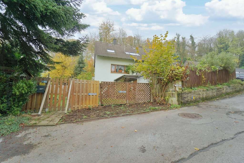 Immobilie in Leichlingen - Einzigartig! Mehrfamilienhaus mit Waldgrundstück in unmittelbarer Citylage! - Bild 2