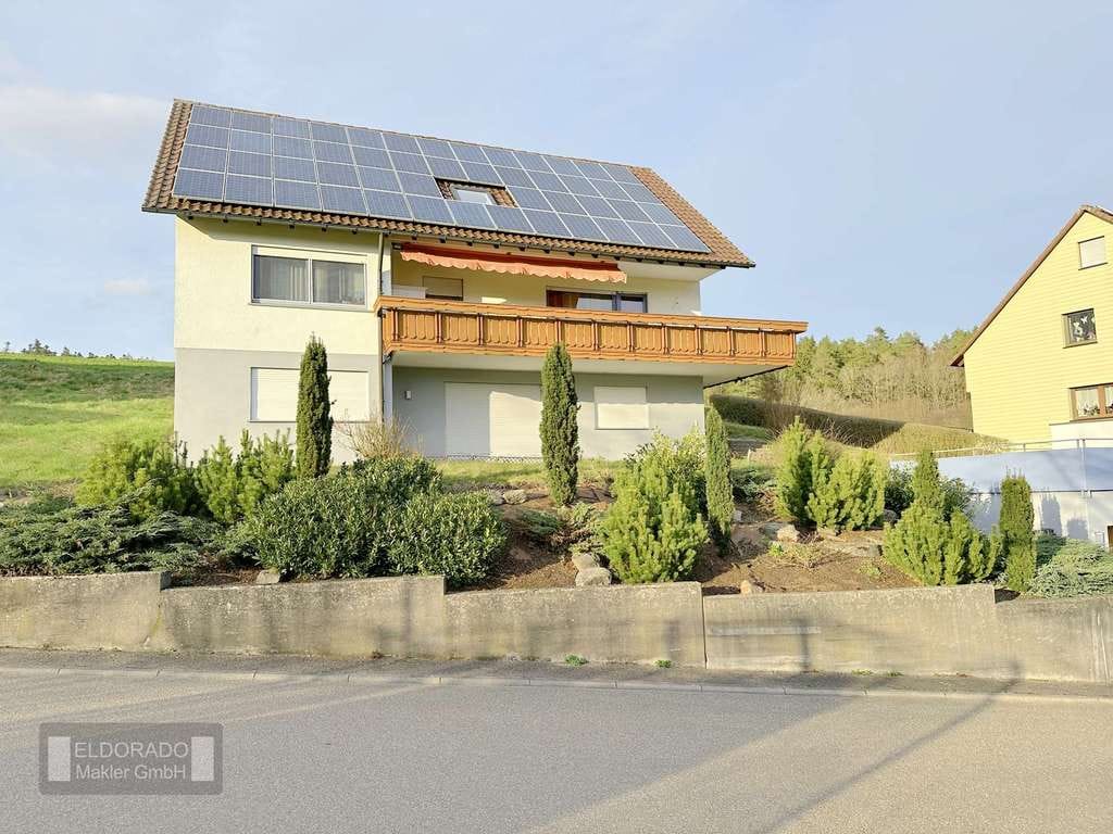 Immobilie in Loßburg - Schön gelegenes Mehrfamilienhaus mit optimaler Möglichkeit zur Selbstnutzung und Vermietung - Bild 0