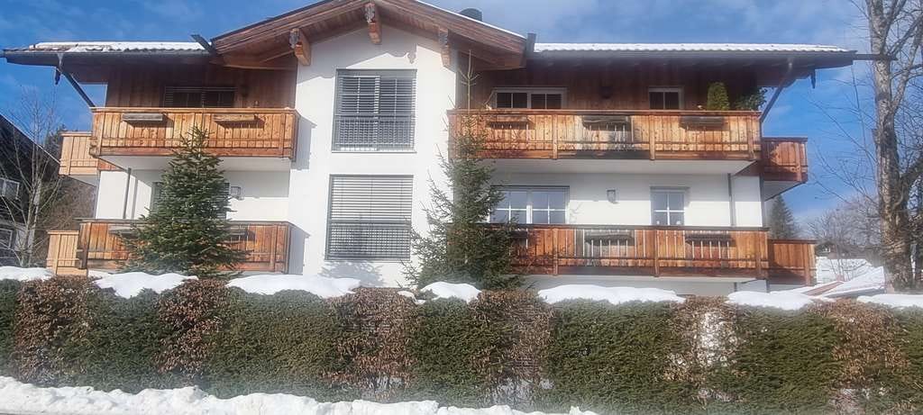 Immobilie in Bad Wiessee - Barrierearme Gartenwohnung am Tegernsee mit Kamin in Top-Zustand – sofort bezugsbereit! - Bild 0