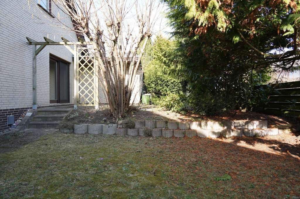 Immobilie in Burgdorf - * Gehobener Wohnkomfort in Burgdorf/Weststadt * - großzügiges EFH mit 2 Terrassen u. Garage - Bild 4
