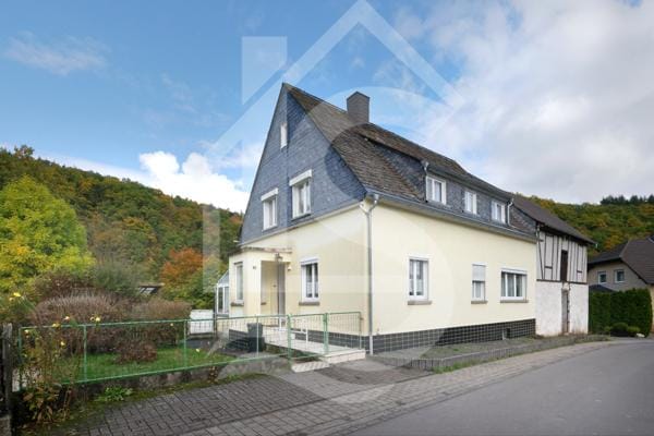 Immobilie in Rhaunen - RHAUNEN: Einfamilienhaus in ruhiger Wohnlage am Waldrand - Bild 2