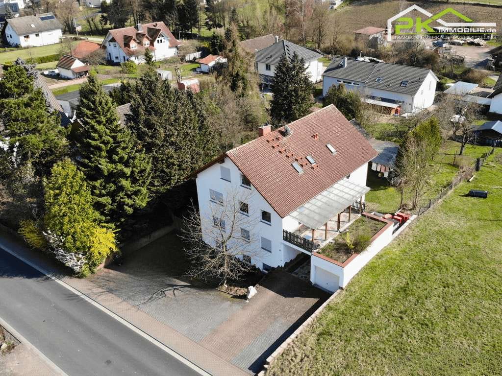 Immobilie in Schöllkrippen - Renditestarkes Mehrfamilienhaus mit Sanierungsvorteil in Schöllkrippen - Bild 0