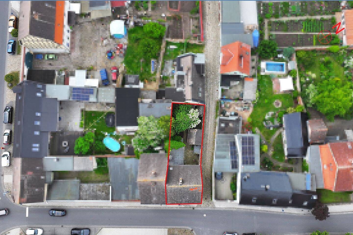 Immobilie in Barby - Teilsaniertes Stadthaus im Herzen von Barby: Innenhof, Garage & Ausbaureserve mit viel Potenzial - Bild 1