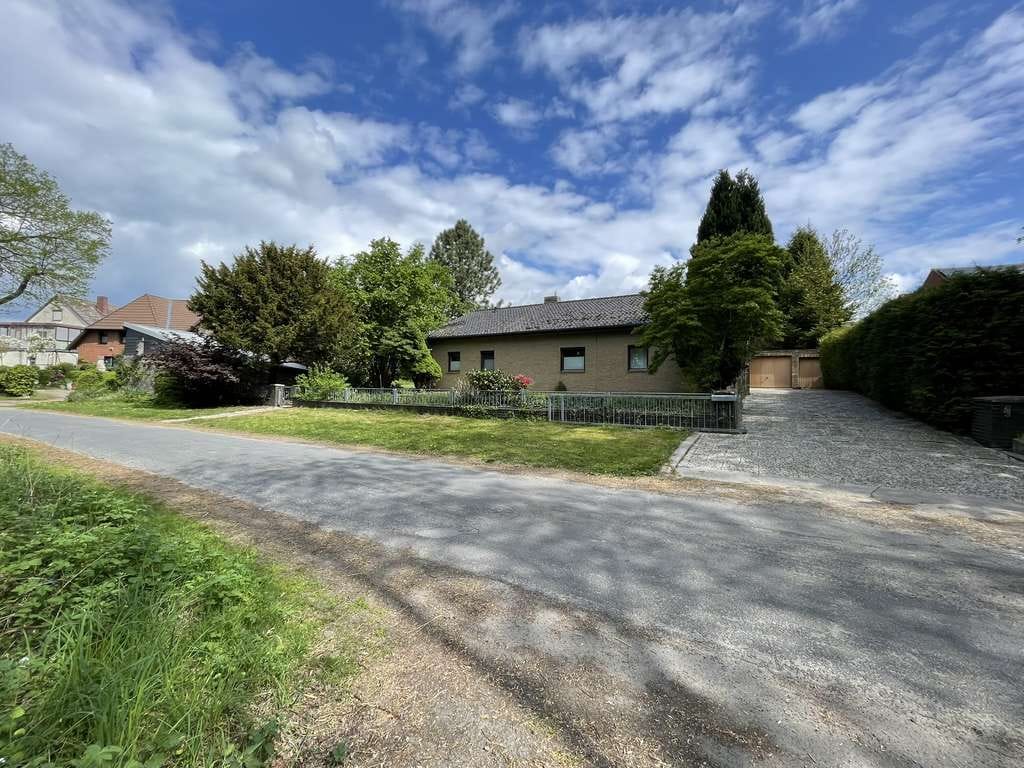 Immobilie in Calberlah - Charmantes Einfamilienhaus auf großem Grundstück in idyllischer Lage von Calberlah/Wettmershagen - Bild 0