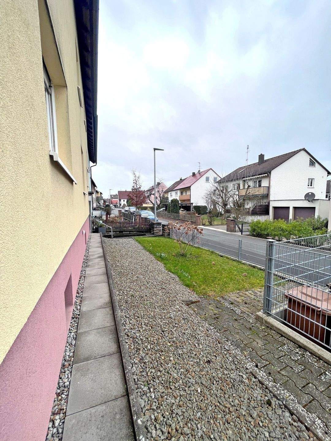 Immobilie in Veitsbronn - 3-Familienhaus + Baugrundstück | voll vermietet | Veitsbronn bei Nürnberg - Bild 3