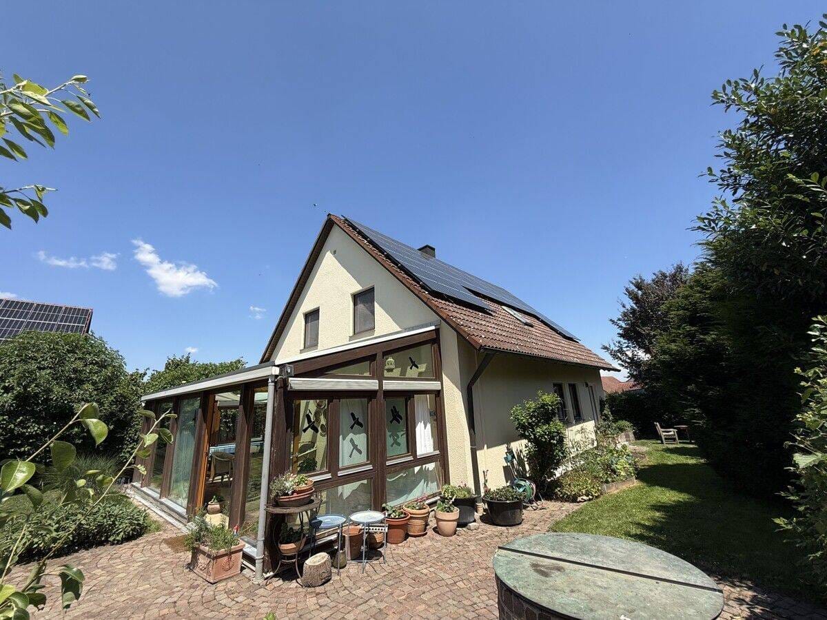 Immobilie in Alteglofsheim - "Ihr neues Familienglück in Alteglofsheim - gepflegtes Einfamilienhaus mit Wintergarten, PV-Anlage und herrlichem Garten" - Bild 2