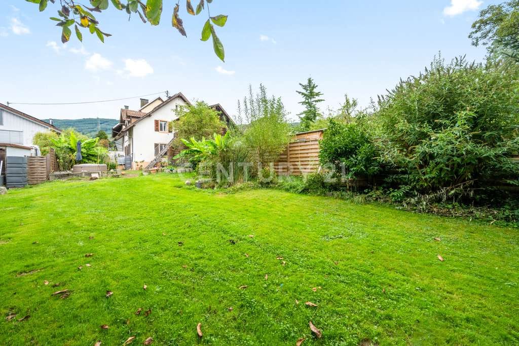Immobilie in Wehr - Handwerkertraum: Zweifamilienhaus mit PV-Anlage, Garage & großem Garten in Öflingen - Bild 1