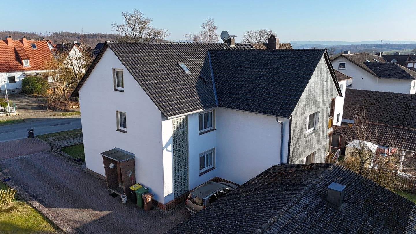 Immobilie in Immenhausen - Großzügiges 2-3 Familienhaus mit schönem Grundstück in Immenhausen-Holzhausen - Bild 0