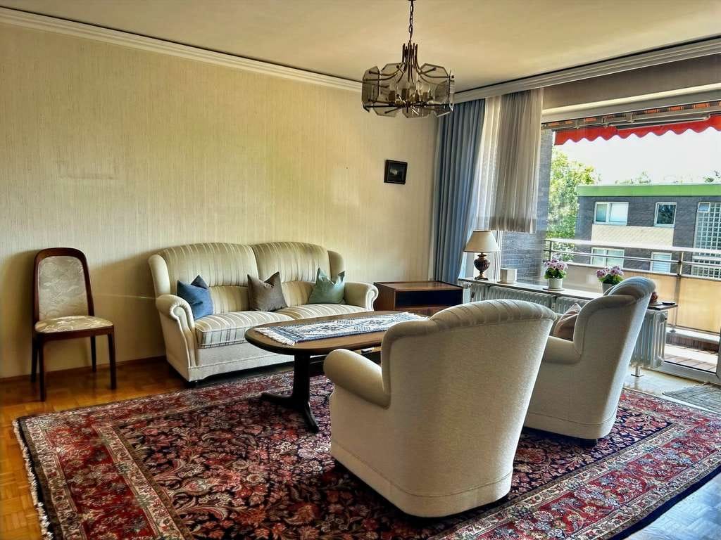 Immobilie in Meerbusch - Meerbusch: 3-Zimmerwohnung mit Balkon und viel Gestaltungspotenzial  - Bild 3