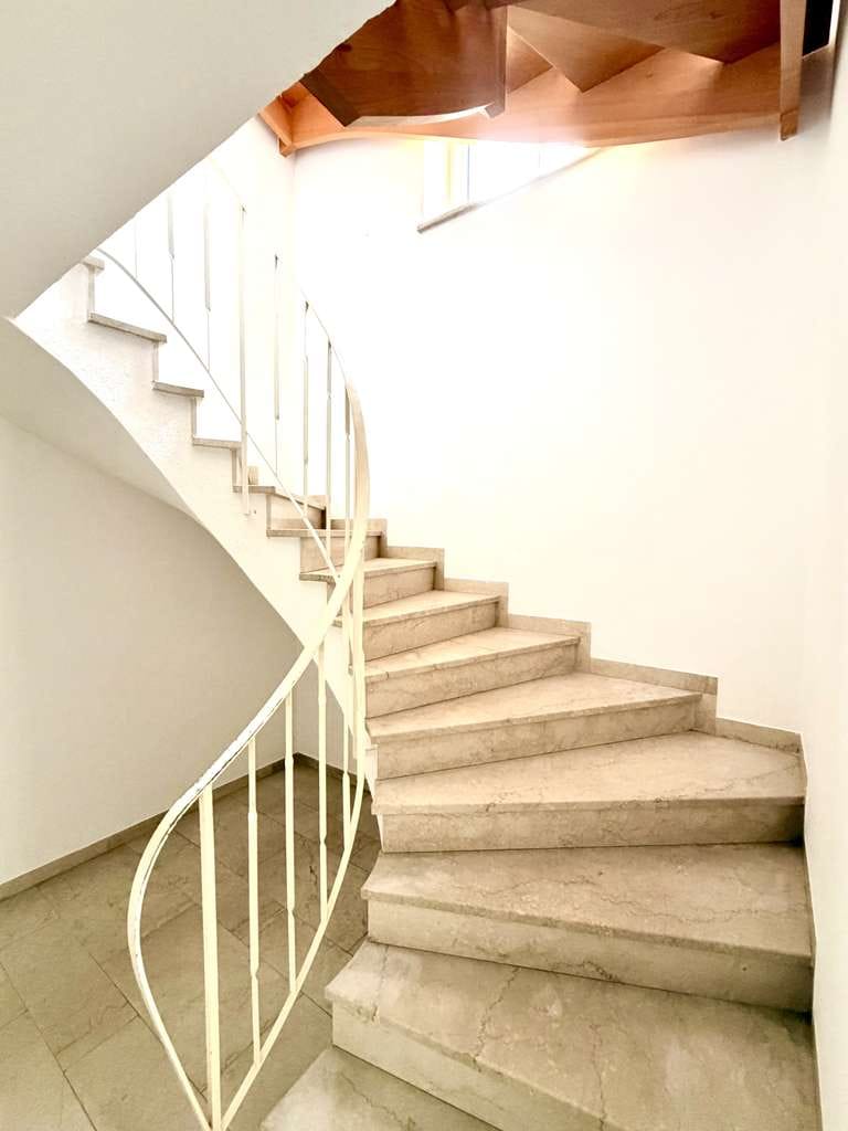 Immobilie in Oberpframmern - Mehrgenerationshaus mit gehobener Ausstattung in Oberpframmern - Bild 2