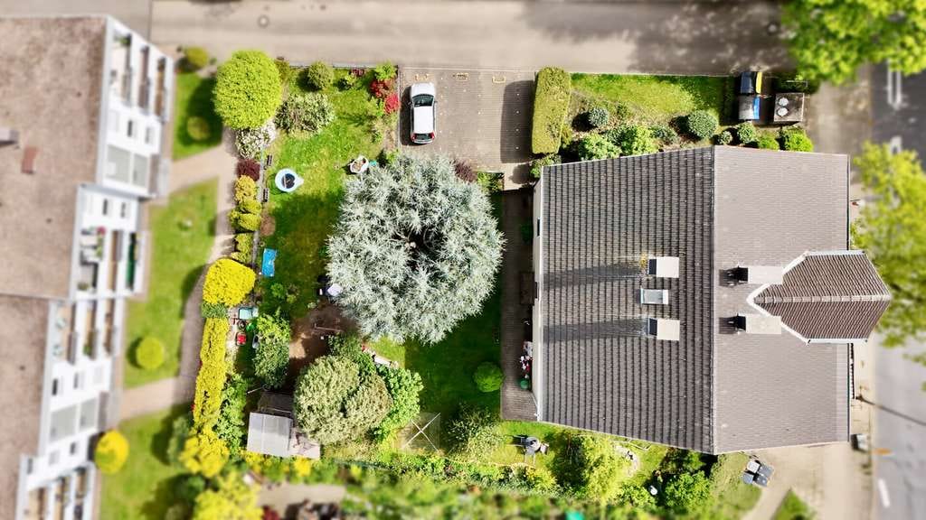 Immobilie in Bochum - Attraktive Kapitalanlage - Mehrfamilienhaus mit fünf Wohneinheiten und großem Grundstück - Bild 2
