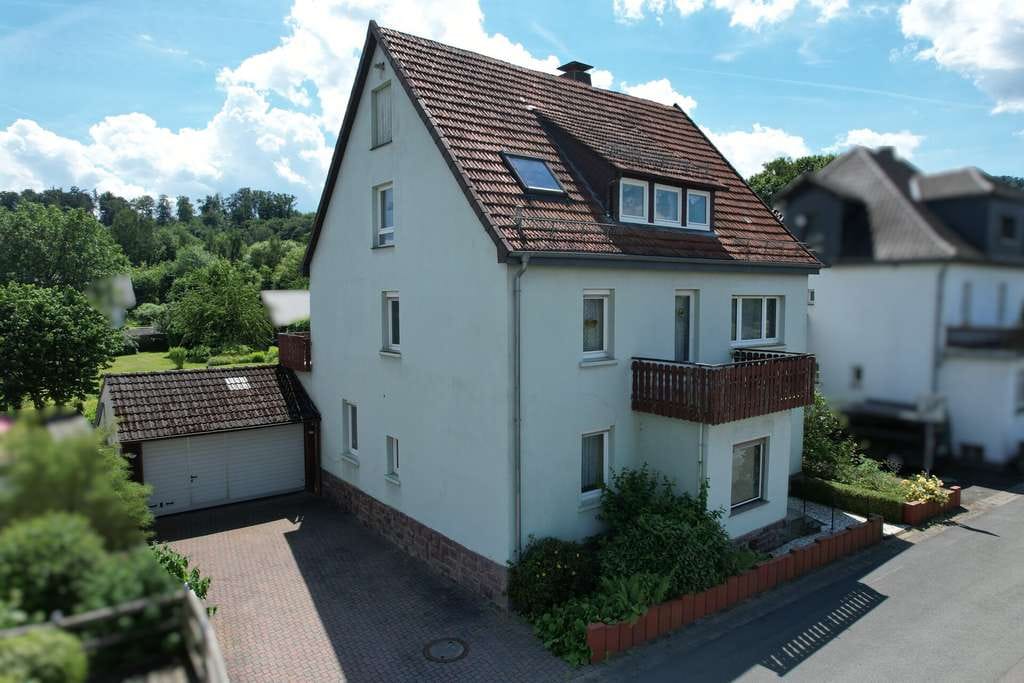 Immobilie in Beverungen - Mehrgenerationenhaus mit großem Süd-Garten und Garage in Beverungen-Wehrden - Bild 2