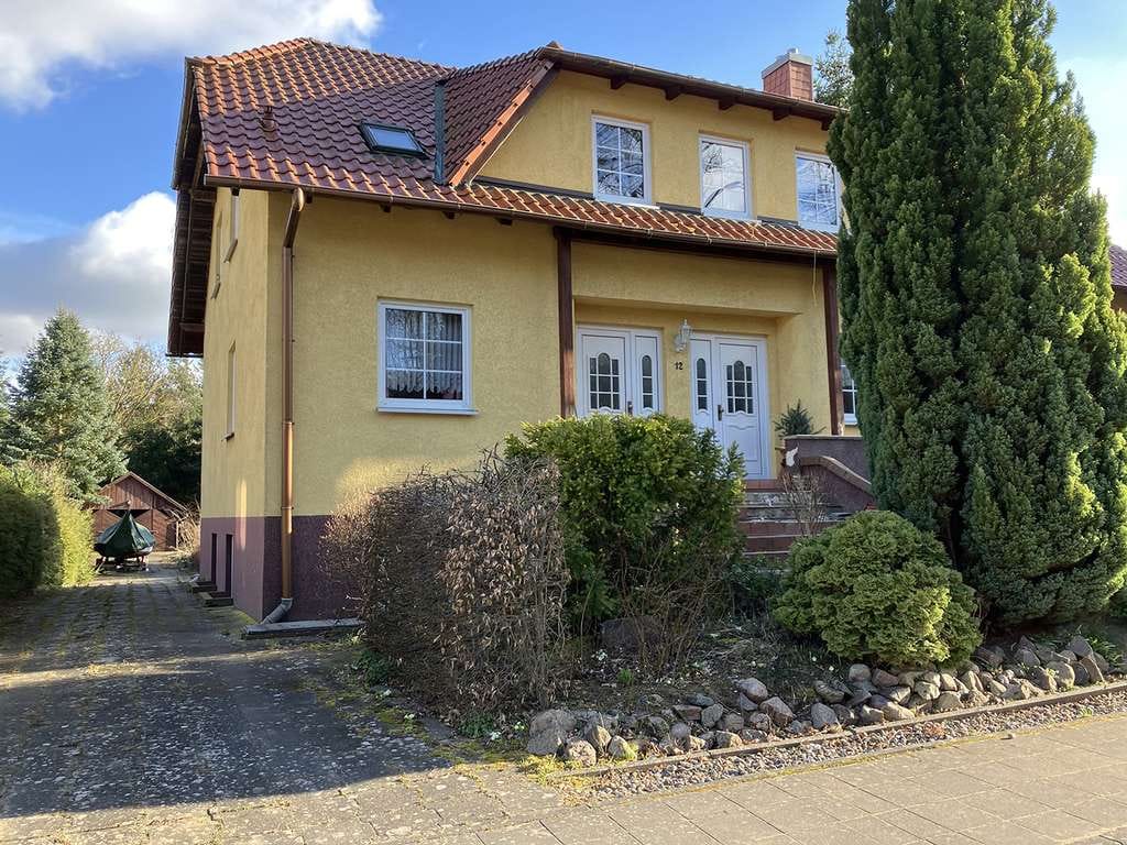 Immobilie in Boitzenburger Land - Großzügiges Zweifamilienhaus in ruhiger, grüner Randlage von Boitzenburg (UM) - Bild 1