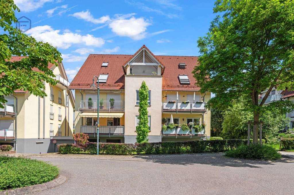 Immobilie in Kirchzarten - Gepflegte 4 Zi.-Maisonette mit besonderem Wohngefühl im Herzen von Kirchzarten! - Bild 0
