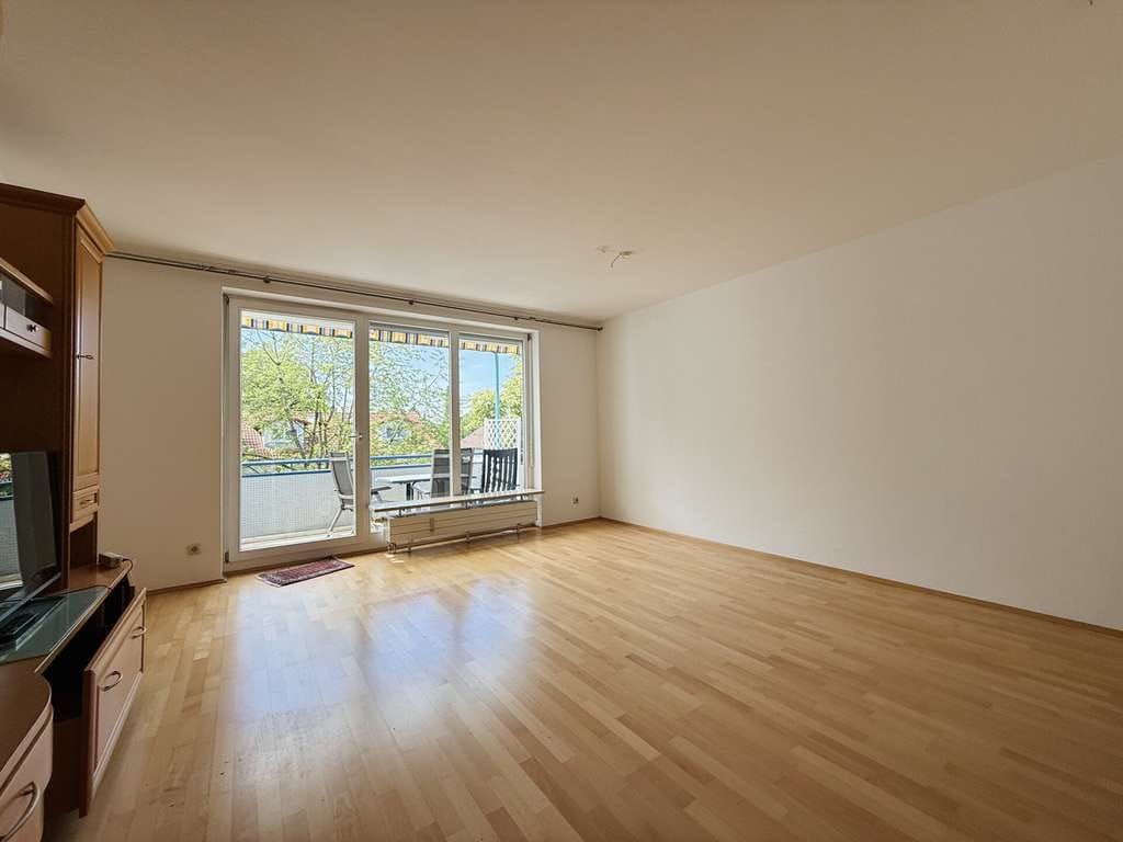 Immobilie in Gröbenzell - Bezugsfreie 3-Zimmer-Wohnung mit Balkon, Aufzug und Tiefgaragenstellplatz - Bild 3