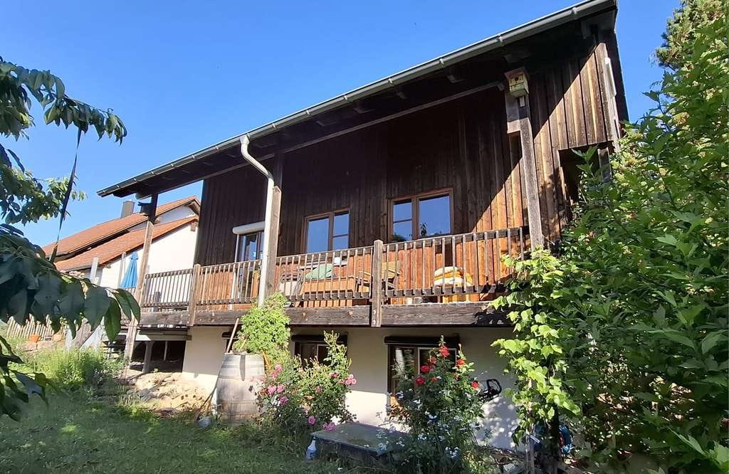 Immobilie in Wilhelmsdorf - Großzügiges Einfamilienhaus in ruhiger Ortsrandlage mit unverbautem Blick - Bild 1