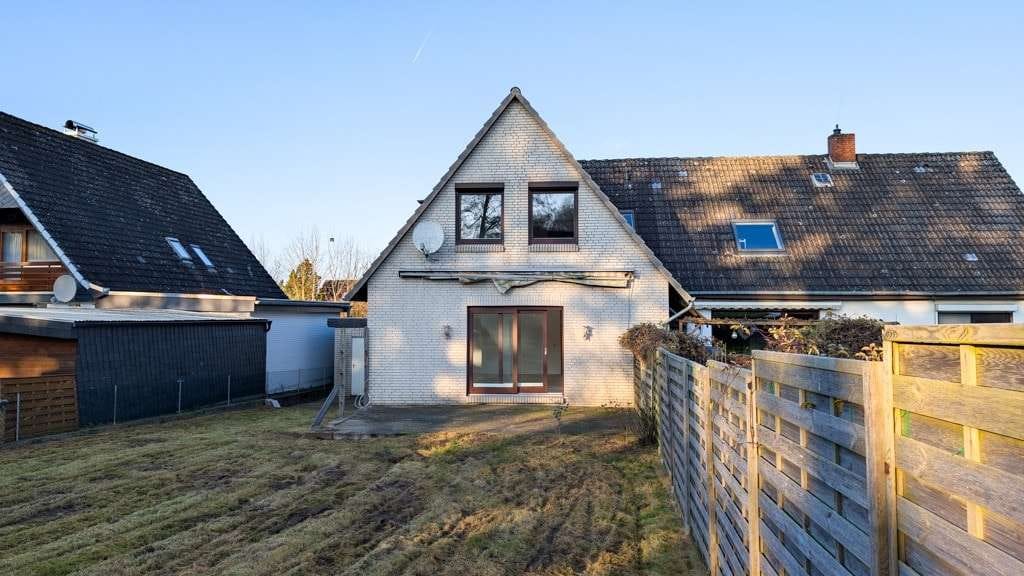 Immobilie in Fahrdorf - Einfamilienhaus in Fahrdorf an der Schlei – Frei verfügbar mit Entwicklungspotenzial! - Bild 1