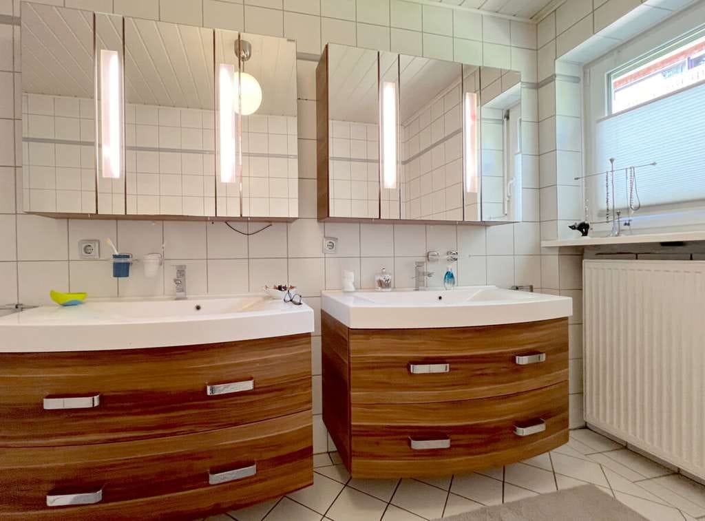 Immobilie in Ebermannstadt - Geräumiges Wohnhaus mit Praxis/Einliegerwohnung und Doppelgarage in Ebermannstadt - Bild 3