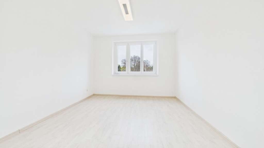 Immobilie in Augsburg - Charmante 2-Zimmer-Erbpachtwohnung, frisch renoviert und sofort bezugsbereit! - Bild 2