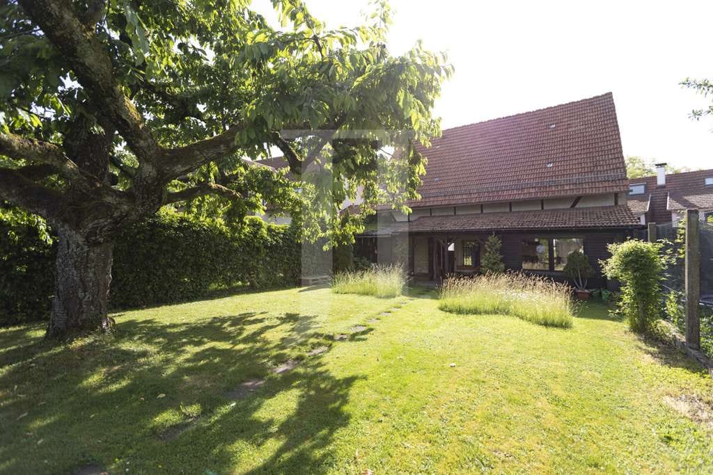 Immobilie in Neulingen - Gepflegtes Einfamilienhaus mit Scheune in Nußbaum - Bild 1