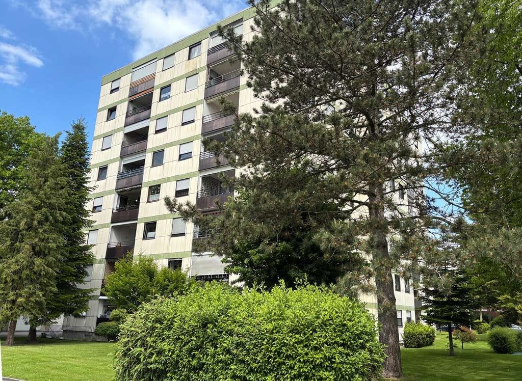 Immobilie in Beckum - Renovierungsbedürftige 4-Zimmer Wohnung mit Garage in zentrumsnaher Lage in Neubeckum! - Bild 0