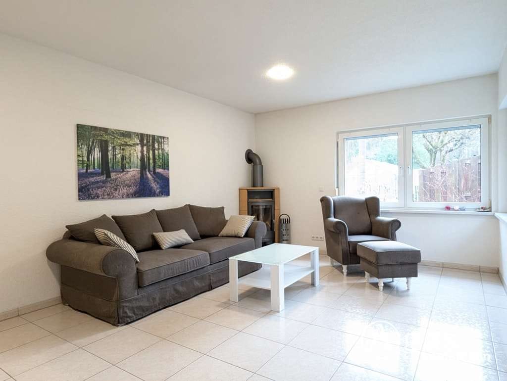 Immobilie in Borkheide - Gepflegter Ferienbungalow mit Wintergarten und Nebengebäude auf großzügigem Grundstück in Borkheide - Bild 2
