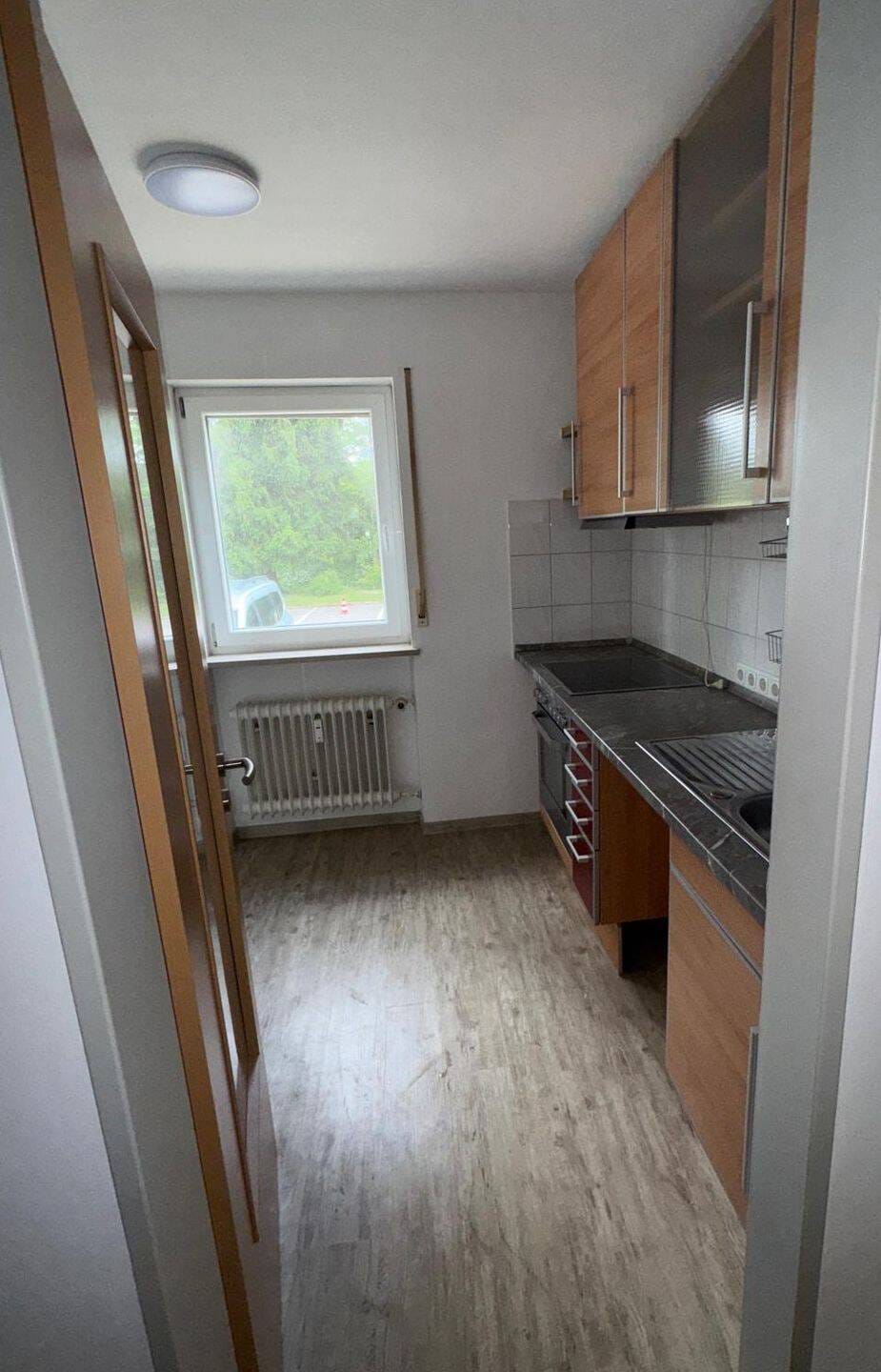 Immobilie in Bad Heilbrunn - Gepflegte 2-Zimmer-Erdgeschosswohnung mit Südwest-Loggia in ruhiger Lage von Bad Heilbrunn - Bild 2