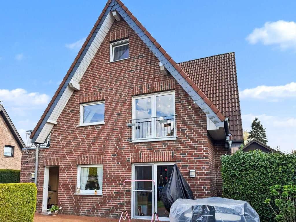Immobilie in Raesfeld - Großzügiges Zweifamilienhaus mit großem Grundstück und vielseitigen Nutzungsmöglichken in Raesfeld - Bild 1