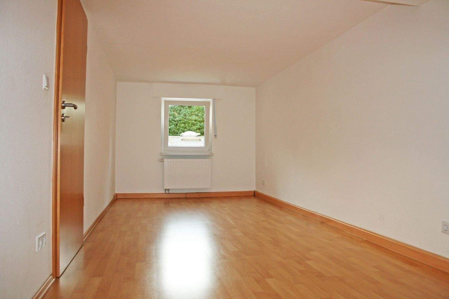 Immobilie in Hamm - Mehrfamilienhaus als Kapitalanlage - 4 Wohneinheiten | 255 m² | Balkone | Voll unterkellert | Gas-Zentralheizung 2017 - Bild 2