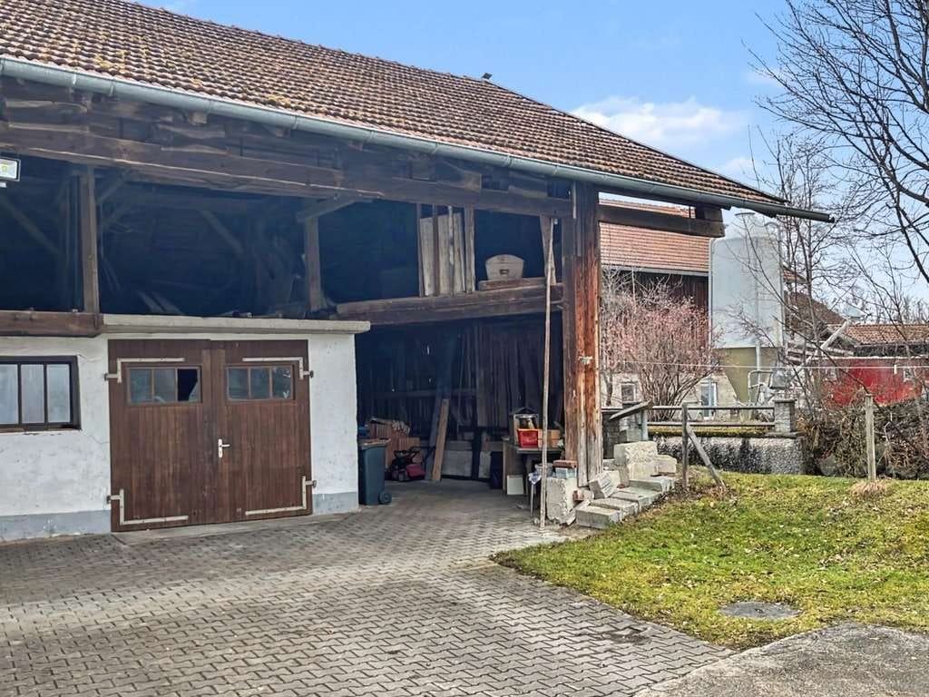 Immobilie in Wielenbach - Wielenbach: Einfamilienhaus mit Tenne auf großem Grundstück! - Bild 1