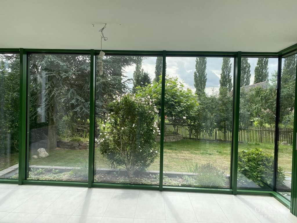 Immobilie in Naunhof - Großzügiges Zweifamilienhaus mit Wintergarten, Sauna, zwei Kaminen, Garage und schönem Grundstück - Bild 1